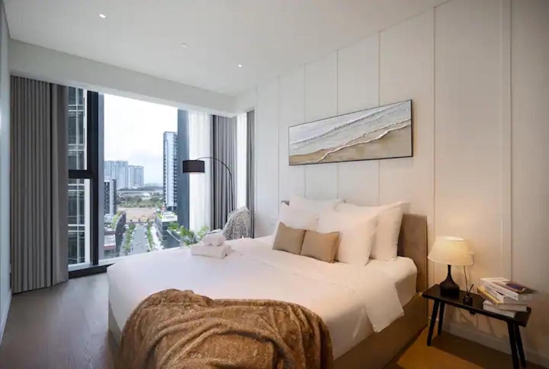 The Opera Apartment Cental Saigon Free Pool-Gym-Sauna Room- Golf Mini Thành Pho Ho Chí Minh Esterno foto
