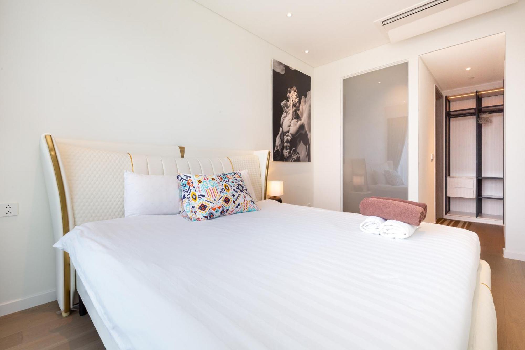 The Opera Apartment Cental Saigon Free Pool-Gym-Sauna Room- Golf Mini Thành Pho Ho Chí Minh Esterno foto
